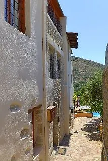 Almond Tree Hotel 3*