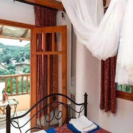 Otel Almond Tree 3*